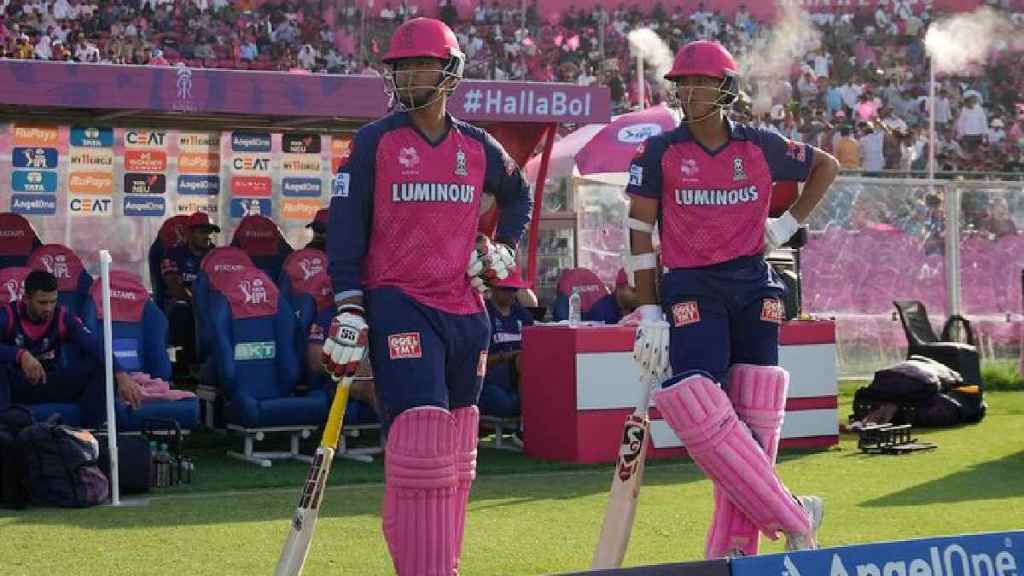 Rajasthan Royals vs Punjab Kings Live Match Score Updates in Marathi