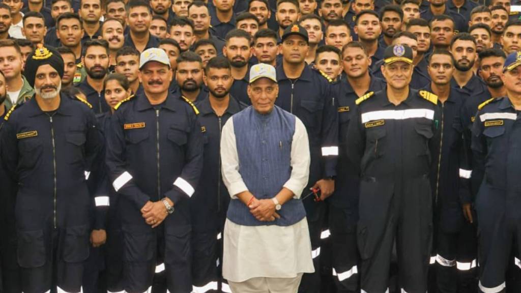 संरक्षण मंत्री राजनाथ सिंह यांनी नौदलाचे कौतुक केले. (Photo - Rajnath Singh / X)