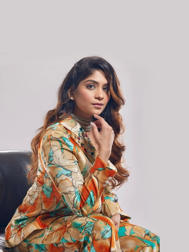 Samruddhi Kelkar Printed Blazer Look