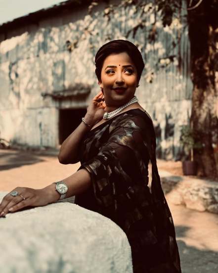 Apurva nemlekar in black saree