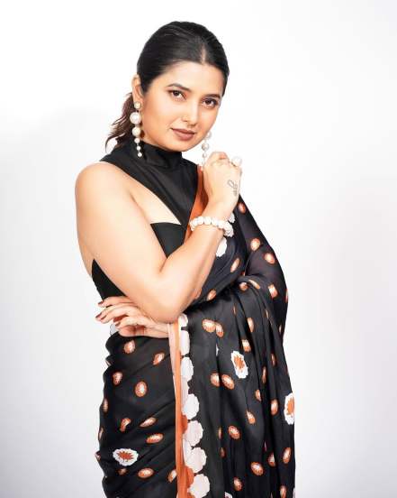 Prajakta Mali Black saree photoshoot