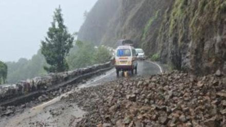 Sawantwadi landslide on amboli ghat road traffic restored