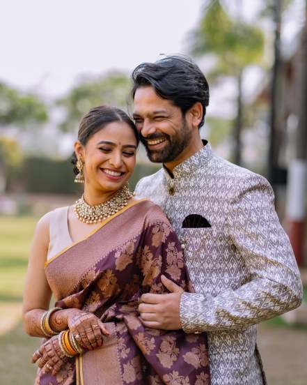 Sayali Deodhar Purple Saree Look