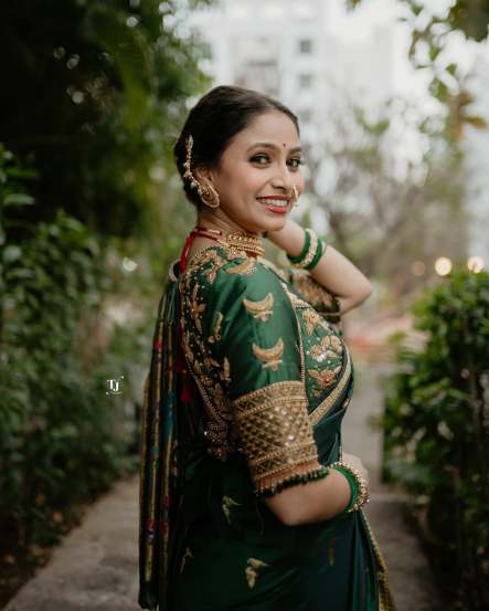 Sayali Deodhar Purple Saree Look