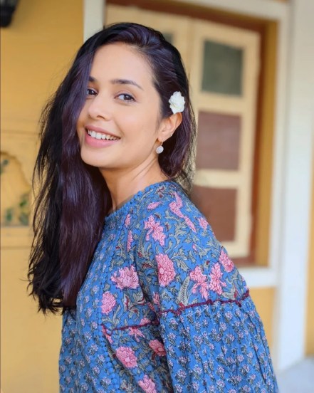 Shivani Rangole Kulkarni Cute Look