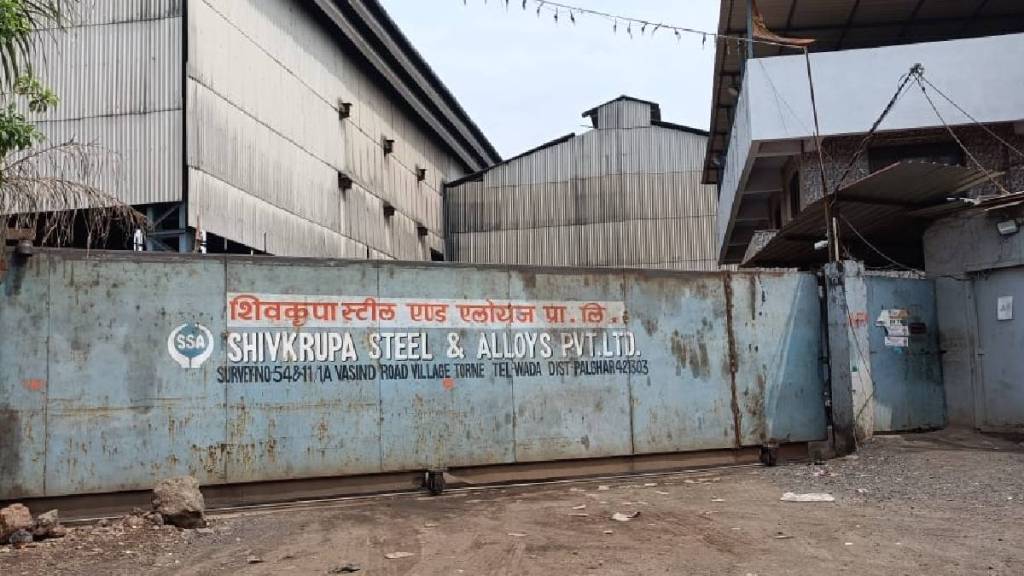 Torane village Wada taluka Pollution due to Shivkrupa company Villagers demand closure of the company Torane village Wada taluka Pollution due to Shivkrupa company Villagers demand closure of the company
