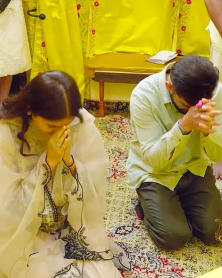 Virat Kohli Anushka Sharma Seeks Blessings from Premanand Maharaj 