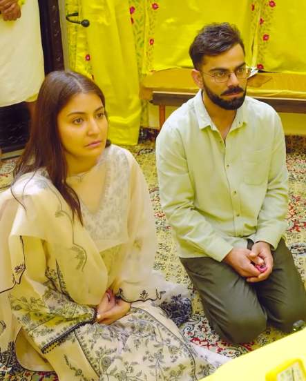 Virat Kohli Anushka Sharma Seeks Blessings from Premanand Maharaj 