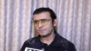 Sonu Nigam responding to a fan during his Bengaluru concert over Kannada song request