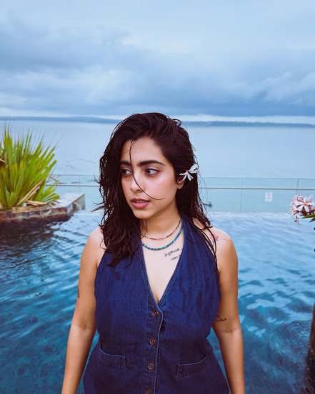 actress sakhi gokhale vacation photos