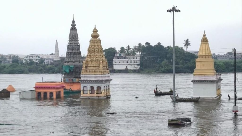 bhima river floods pandharpur temples
