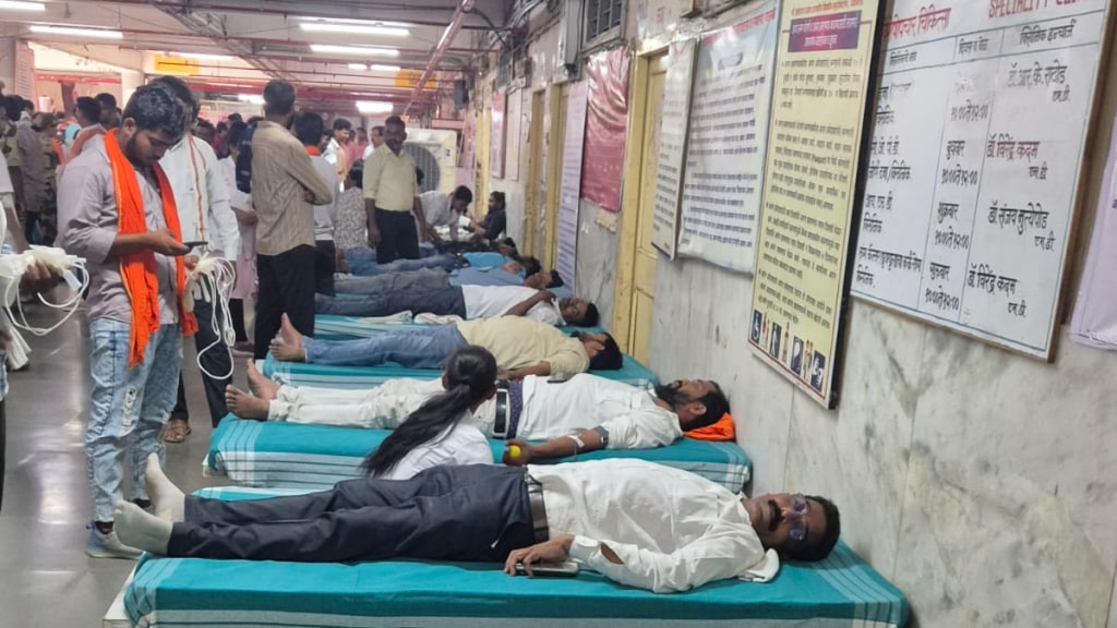 blood donation camp was organized on Maharashtra Day Shiv Sena stood with the common people and showed a bond of blood yavatmal