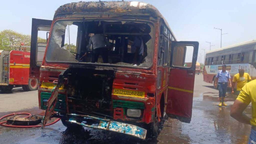 Bus fire incident news updates in Solapur