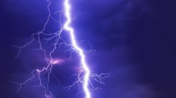 मराठवाड्यात पुन्हा पाऊस, वीज पडून मृत्यू ; जनावरे दगावली