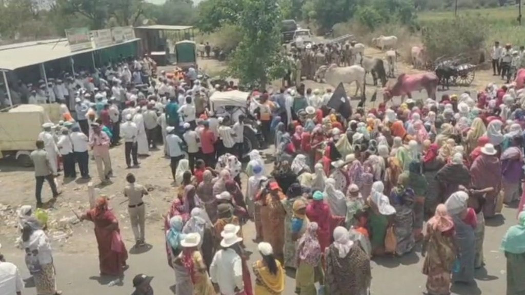 purandar airport protest