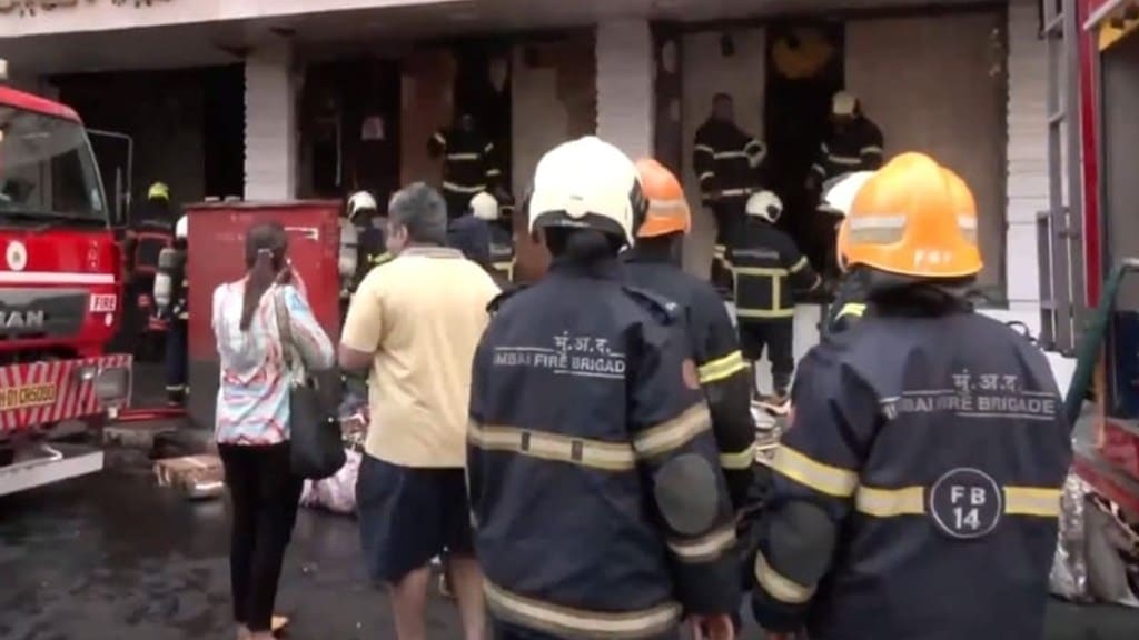 Mumbai libas showroom fire news