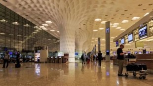 mumbai airport airplane bomb threat