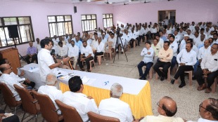 Protest against raising the height of Almatti dam roadblock agitation in Kolhapur on Sunday