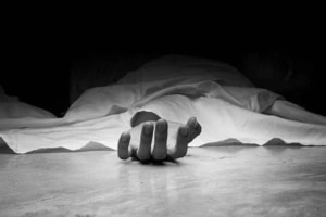 The girlfriend dies due to heavy bleeding after having physical relations with her boyfriend