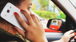 The number of people driving vehicles while using mobile phones has increased nagpur