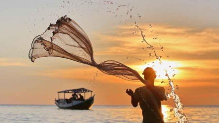 Deep sea fishing banned from Monday uran news