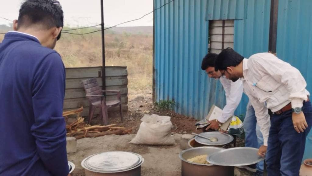 migrant labor food poisoning news in marathi migrant labor food poisoning news in marathi