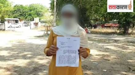 नेत्यांसाठी मुलींचं ‘ग्रूमिंग’? गंभीर आरोपांनंतर कार्यकर्त्याची पक्षातून हकालपट्टी!