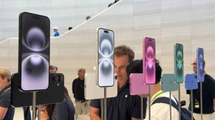 iPhones cost rise if America Produce