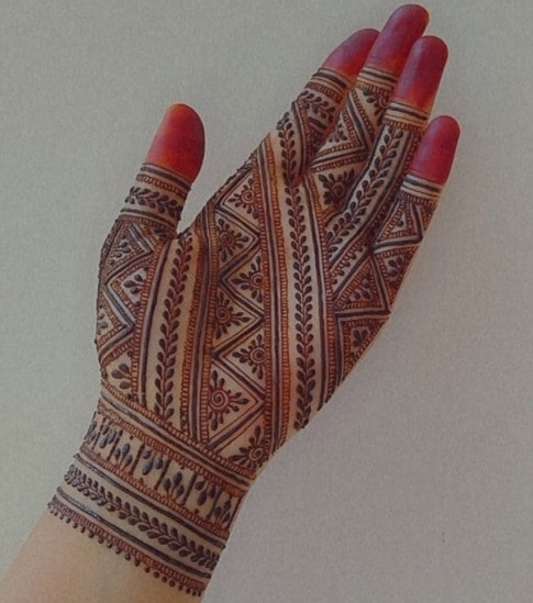 Glitter mehndi with western gown