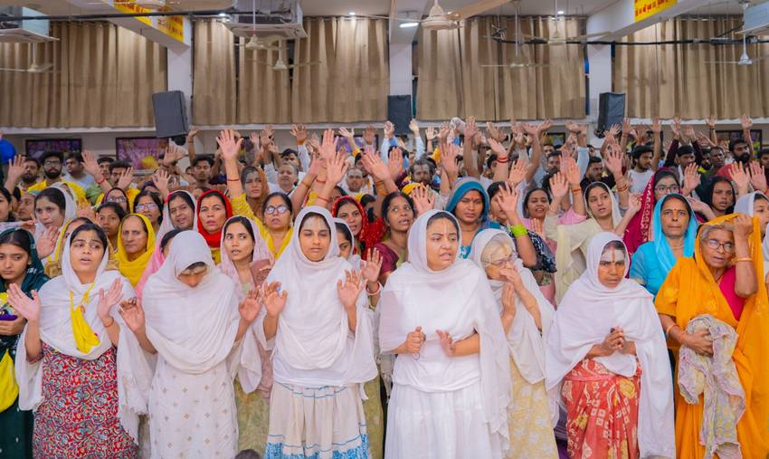 Which Mantras Chant Daily During Puja