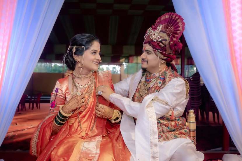 marathi singer kartiki gaikwad shares wedding photos of brother kaustubh