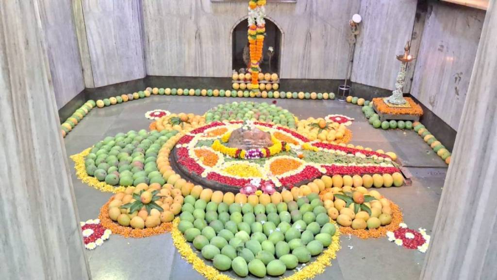 mango design in Kunkeshwar temple