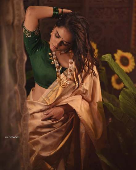 marathi actress bhagyshree mote hot saree look