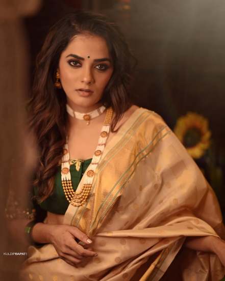 marathi actress bhagyshree mote hot saree look