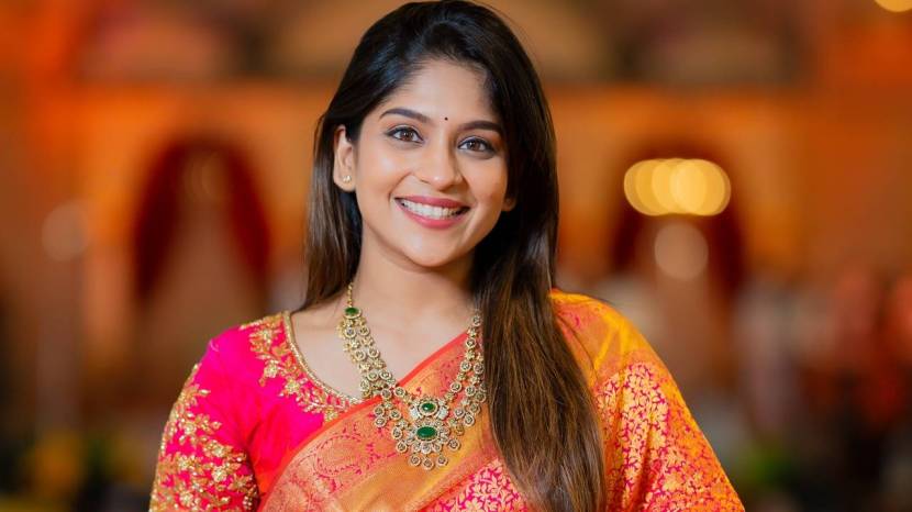 marathi actress samruddhi Kelkar red kanjivaram saree look