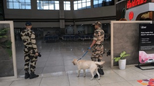 Mock Drill at Nagpur airport after siren sounded, the security guards cleared airport