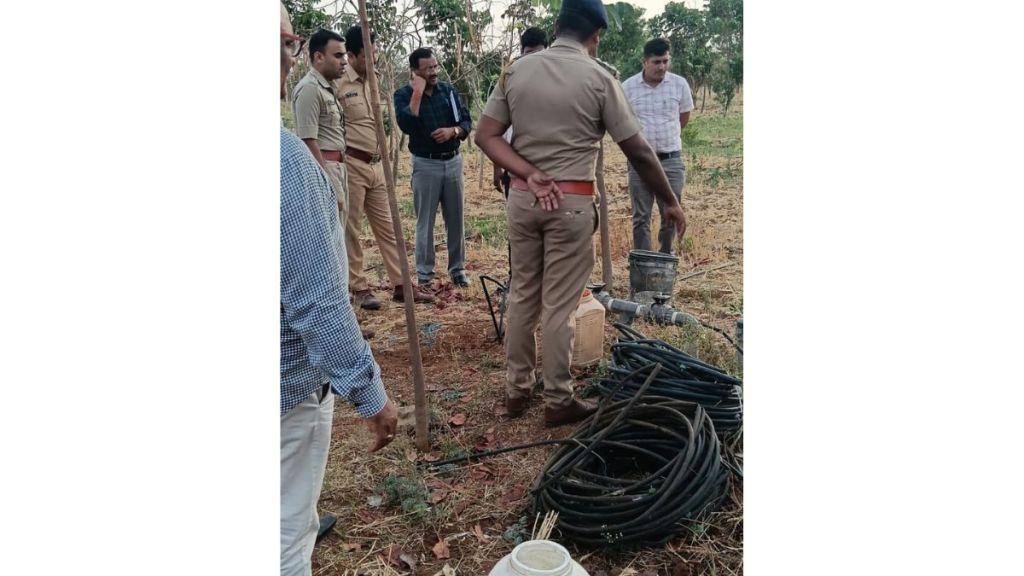 पत्नीने प्रियकराच्या मदतीने दारुड्या पतीचा गळा आवळून खून केला.(छायाचित्र:लोकसत्ता टीम) पत्नीने प्रियकराच्या मदतीने दारुड्या पतीचा गळा आवळून खून केला.(छायाचित्र:लोकसत्ता टीम)