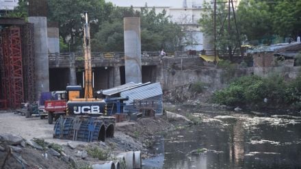Nagpur Cement pillars in nag river nitin Gadkari dream project