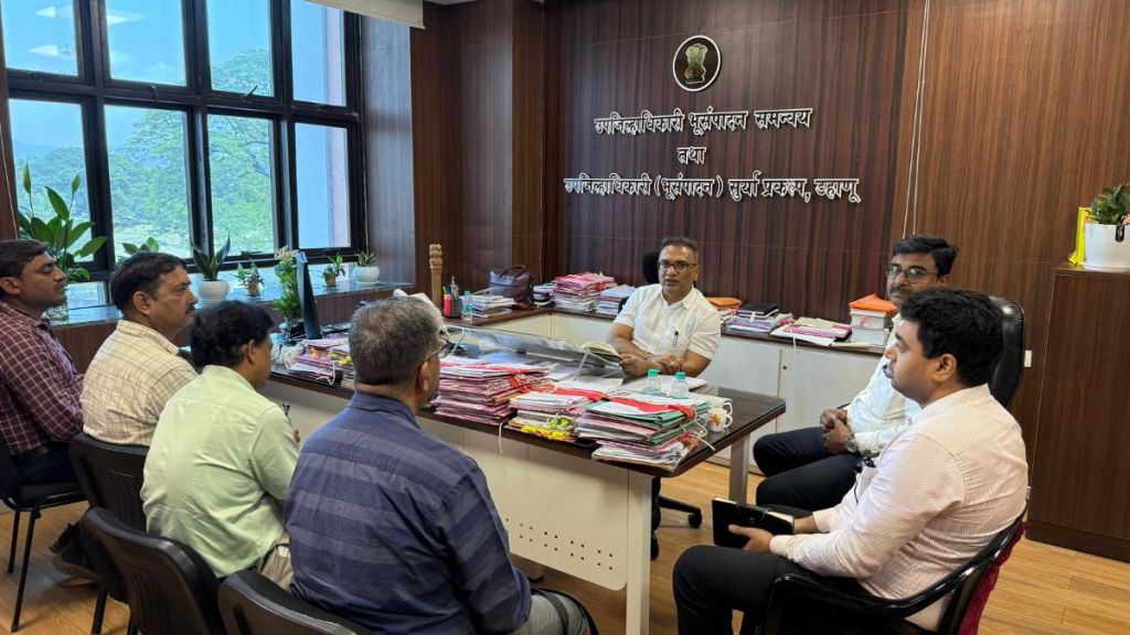 palghar Safala Railways assures to construct Safala footbridge at the earliest palghar Safala Railways assures to construct Safala footbridge at the earliest