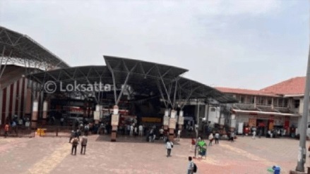 No-parking rule has been set inside Pune railway station premises due to traffic congestion in the area