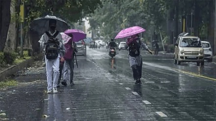 In Akola, a heavy rainfall of 95.6 mm was recorded in just three hours
