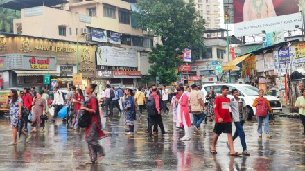 due to rain rickshaw problem for worker passengers In Thane news