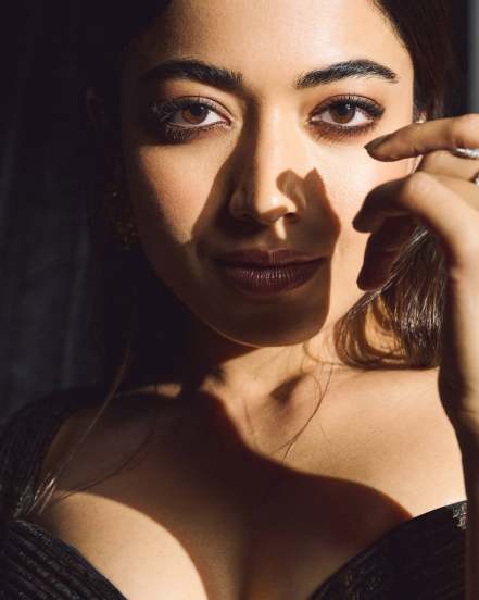 rashmika mandanna western look in black dress