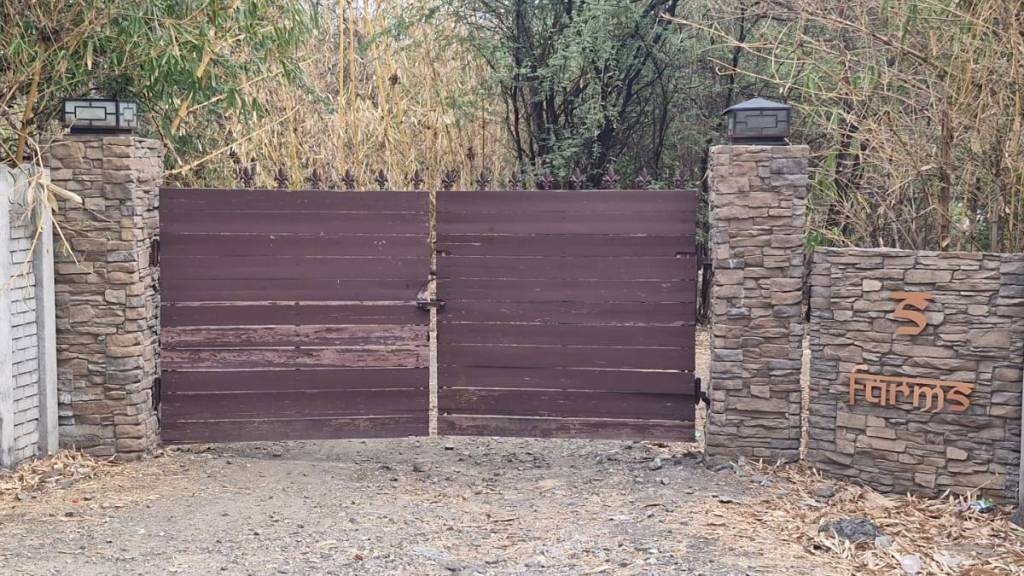 Police raided Agarwals farmhouse in Naveen Kamthi and registered a case against four men and four women and arrested the accused