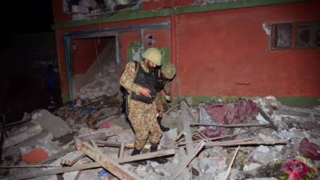 Thane District Collector Ashok Shingare statement to keep safe shelters ready in the district Thane District Collector Ashok Shingare statement to keep safe shelters ready in the district