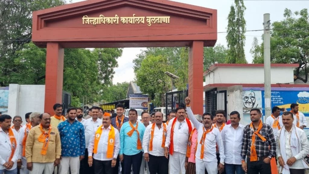 shiv sena protest for farmers crop loan buldhana