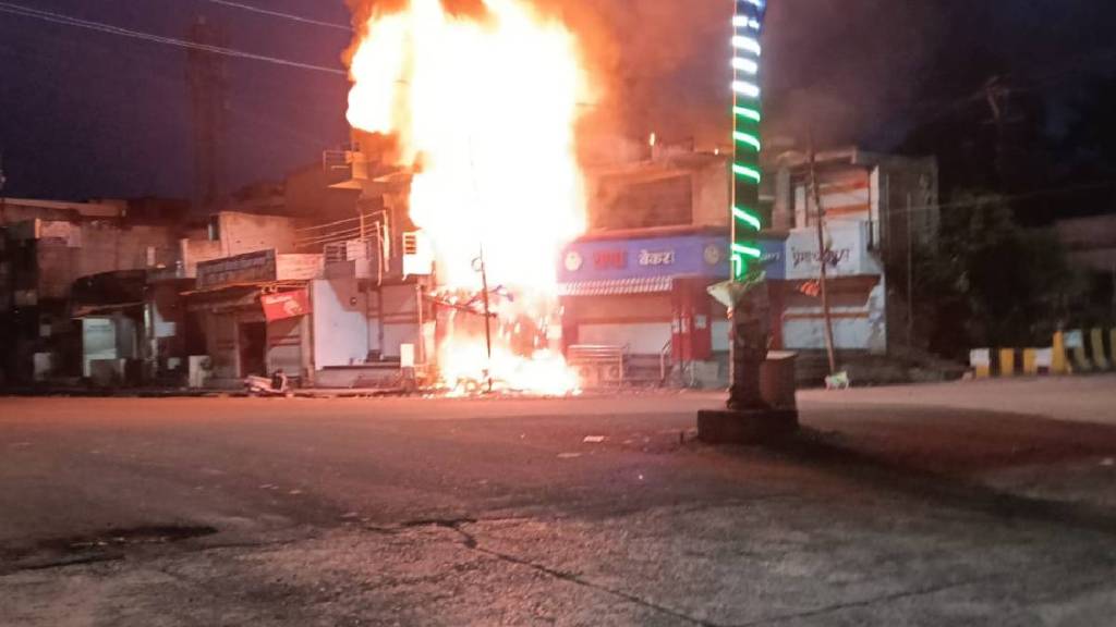 Fire breaks out at a shop in Jalgaon Jamod Nagari Buldhana district