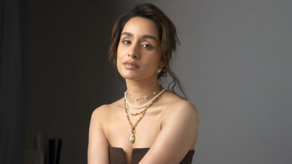 shraddha kapoor quits film for 17 crore fee director rahi anil barve reacted