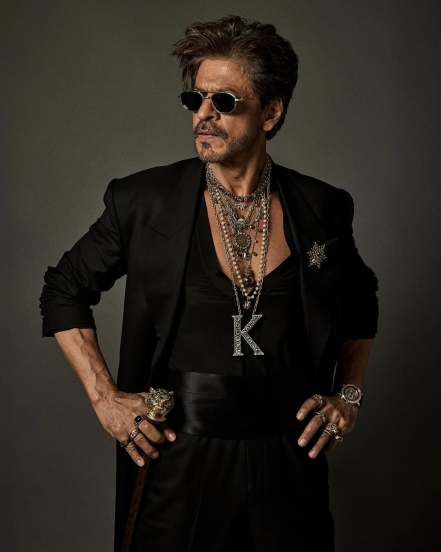 shah rukh khan met gala look wearing unique jewellery dashing look with bengal tiger head cane