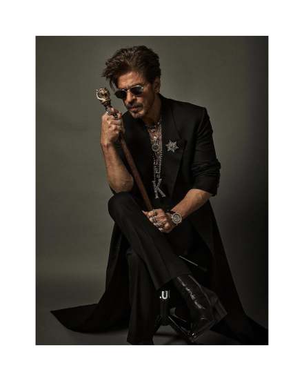 shah rukh khan met gala look wearing unique jewellery dashing look with bengal tiger head cane